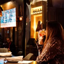 Fachada colonial del edificio de 3 Marías